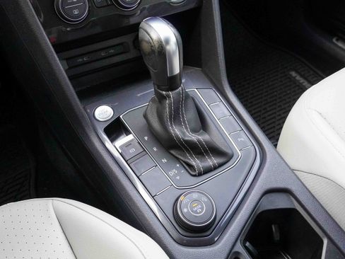 Used 2021 Volkswagen Tiguan SE R-Line image 29