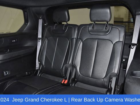 Used 2024 Jeep Grand Cherokee L Limited w/ Luxury Tech Group II image 29