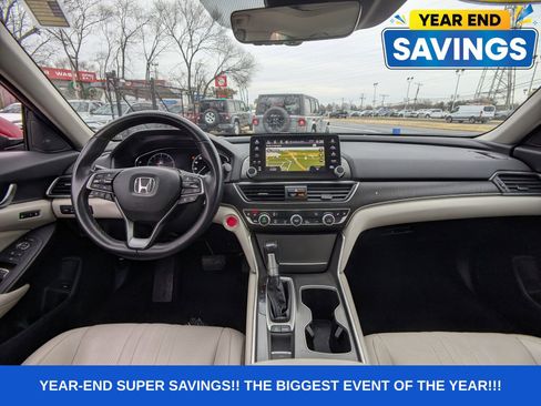 Used 2018 Honda Accord Touring image 16