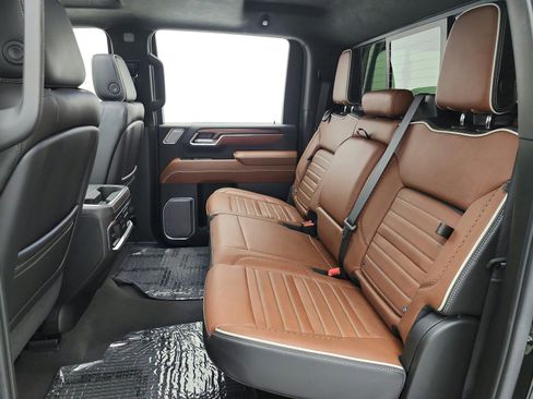 Used 2024 GMC Sierra 3500 Denali Ultimate image 16