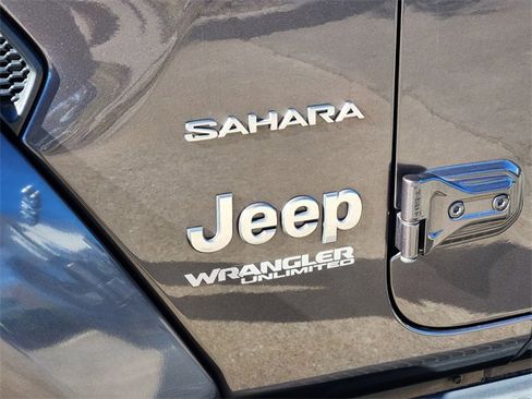 Used 2021 Jeep Wrangler Unlimited Sahara image 11