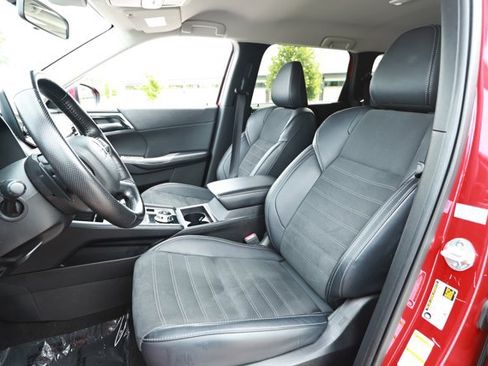 Used 2024 Mitsubishi Outlander SE FWD image 24