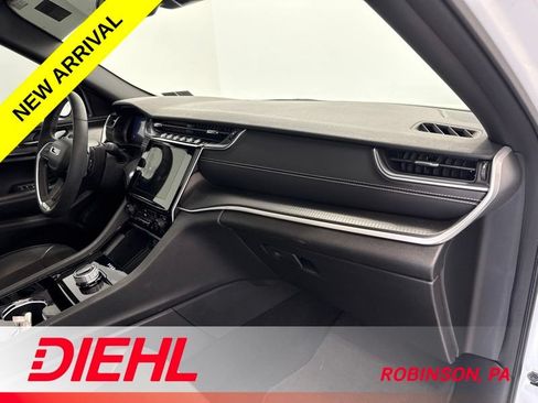 Used 2023 Jeep Grand Cherokee L Laredo AWD/4WD image 16