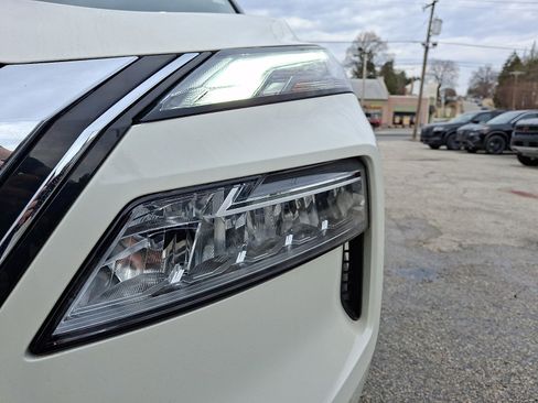 Used 2023 Nissan Rogue SV w/ SV Premium B Package AWD/4WD image 9