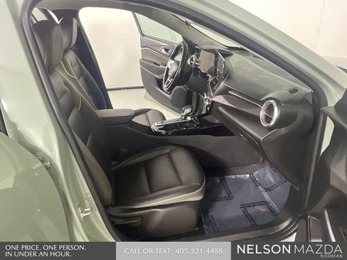Used 2024 Chevrolet Trax ACTIV w/ Sunroof Package FWD image 14