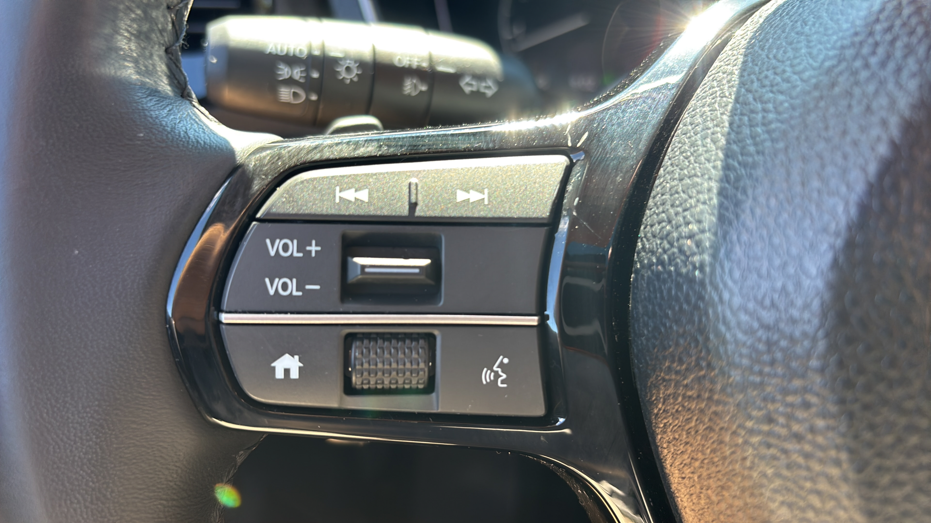 Certified 2025 Honda Pilot Touring image 24