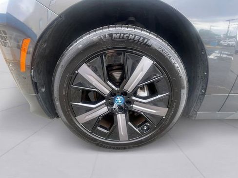 Used 2024 BMW iX xDrive50 w/ Convenience Package AWD/4WD image 9