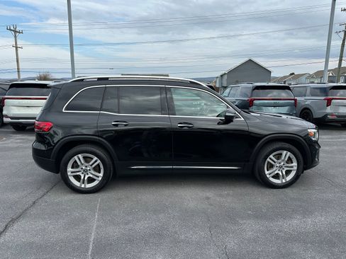 Used 2021 Mercedes-Benz GLB 250 4MATIC image 4