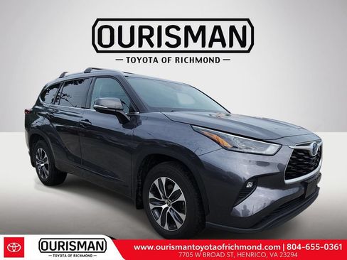 Used 2022 Toyota Highlander XLE AWD/4WD image 1