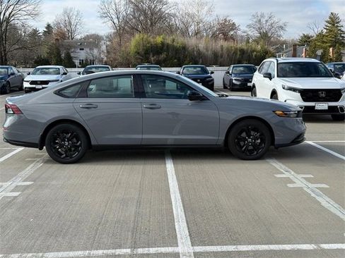 Certified 2025 Honda Accord SE image 2