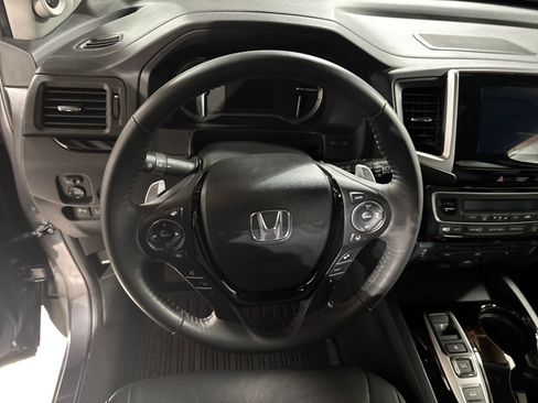 Used 2017 Honda Pilot Touring image 23