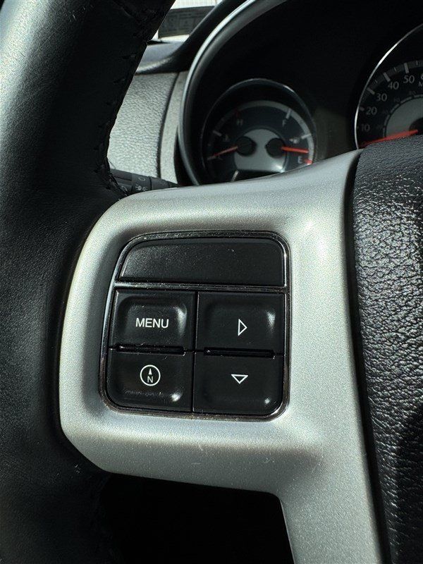 Used 2013 Chrysler 200 Limited FWD image 22