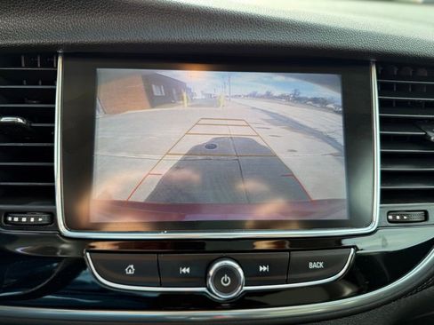 Used 2018 Buick Encore Preferred image 27