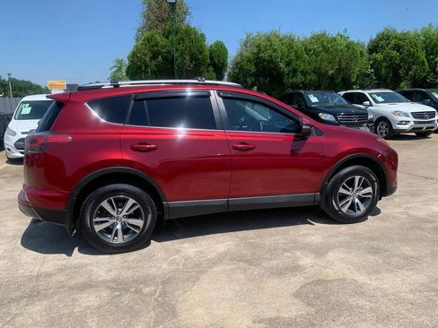 Used 2018 Toyota RAV4 XLE w/ Plus Extra Value Package FWD image 8