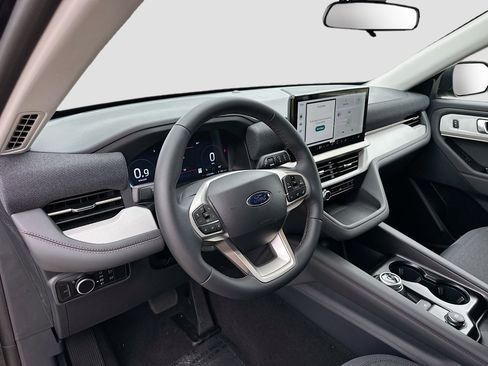 New 2026 Ford Explorer Active RWD image 6
