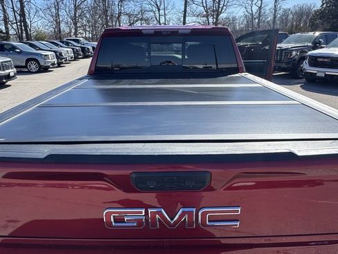 Used 2023 GMC Sierra 1500 AT4 w/ Technology Package image 9