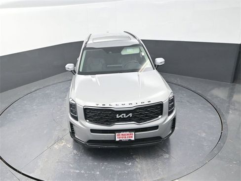 Used 2022 Kia Telluride EX w/ EX Premium Package image 20