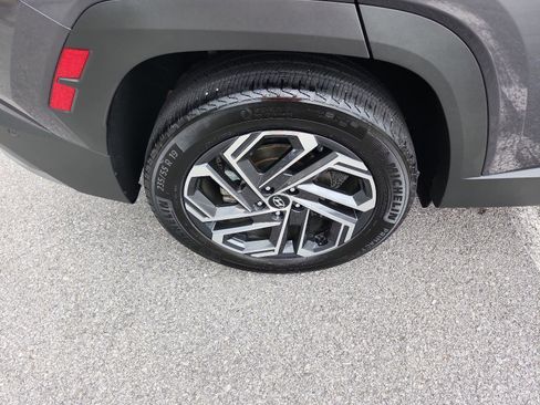 Used 2025 Hyundai Tucson Limited AWD/4WD image 6
