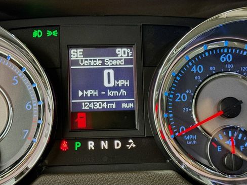 Used 2016 Chrysler Town & Country Touring w/ Driver Convenience Group FWD image 15
