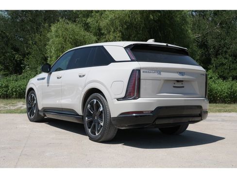 Used 2026 Cadillac Escalade IQ Sport 2 AWD/4WD image 2
