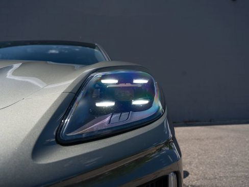 Used 2025 Porsche Panamera RWD image 11
