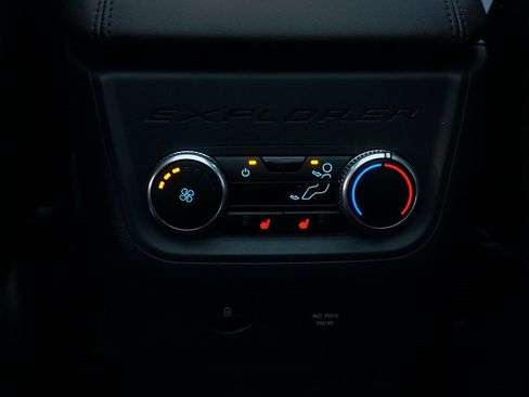 Used 2025 Ford Explorer Platinum w/ Ultimate Package image 33