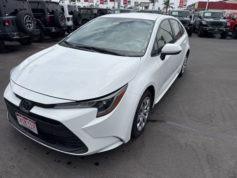 Used 2023 Toyota Corolla LE FWD image 2