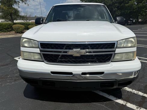 Used 2006 Chevrolet Silverado 1500 LT w/ Light Duty Power Package AWD/4WD image 4