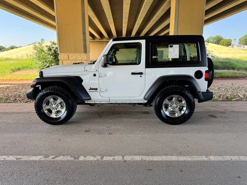 Used 2023 Jeep Wrangler Sport AWD/4WD image 6