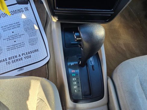 Used 2000 Daewoo Nubira SE image 27