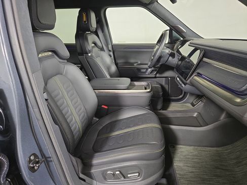 Used 2024 Rivian R1T Adventure image 22