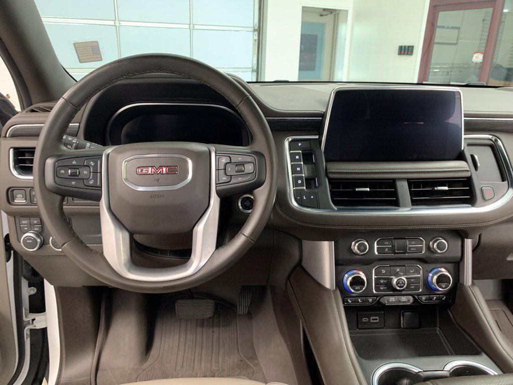 Used 2023 GMC Yukon SLT w/ SLT Premium Package AWD/4WD image 17