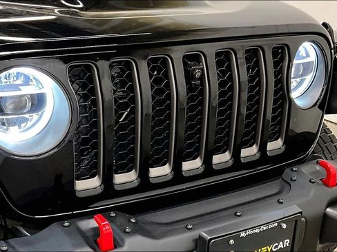 Used 2020 Jeep Gladiator Rubicon w/ Uconnect 4C Nav & Sound Group AWD/4WD image 32