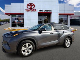 Used 2023 Toyota Highlander L video 1