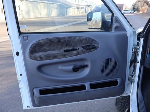 Used 2001 Dodge Ram 2500 Truck ST image 24