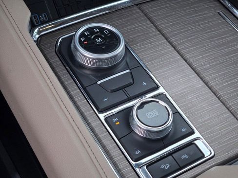 Used 2024 Ford Expedition Max Limited image 33