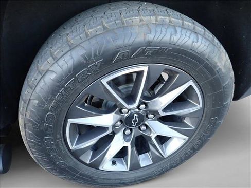 Used 2021 Chevrolet Tahoe Z71 w/ Z71 Signature Package image 8