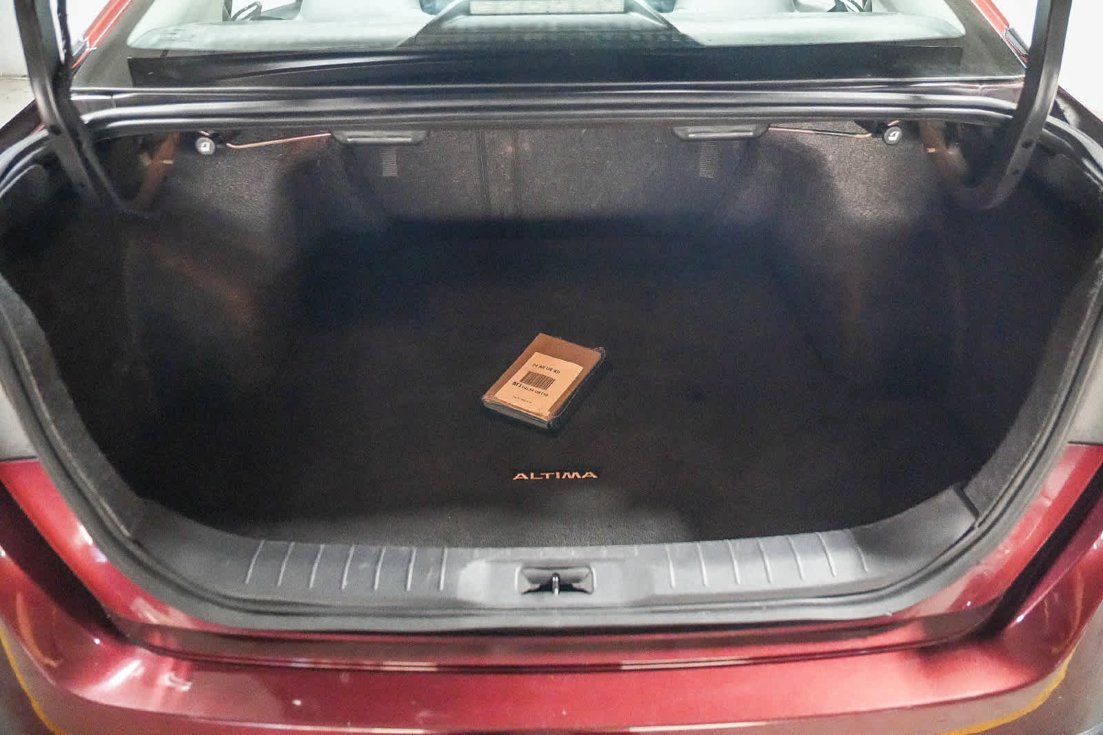 Used 2024 Nissan Altima 2.5 SV FWD image 24