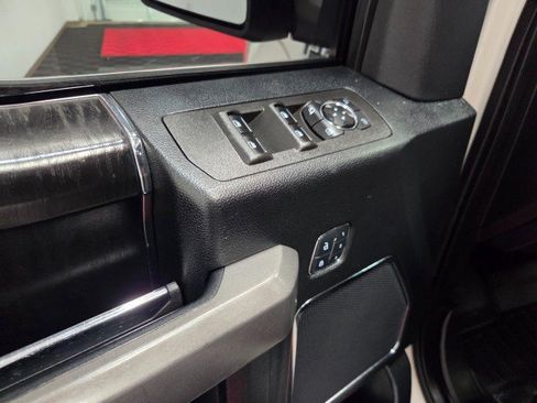 Used 2018 Ford F150 Platinum w/ Equipment Group 701A Luxury image 36