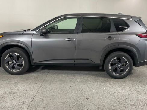 Used 2025 Nissan Rogue SV FWD image 6