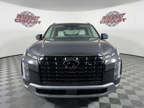 Used 2023 Hyundai Palisade Limited w/ Cargo Package AWD/4WD image 2