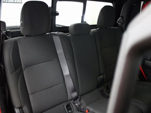 Used 2020 Jeep Gladiator Overland image 28