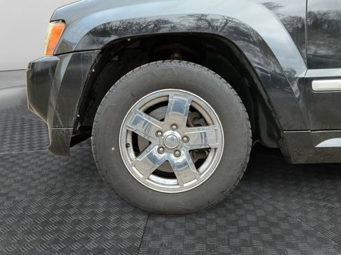 Used 2006 Jeep Grand Cherokee Overland w/ Skid Plate Group image 14