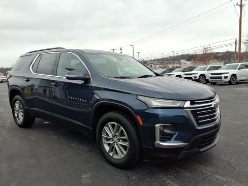 Used 2023 Chevrolet Traverse LT AWD/4WD image 7