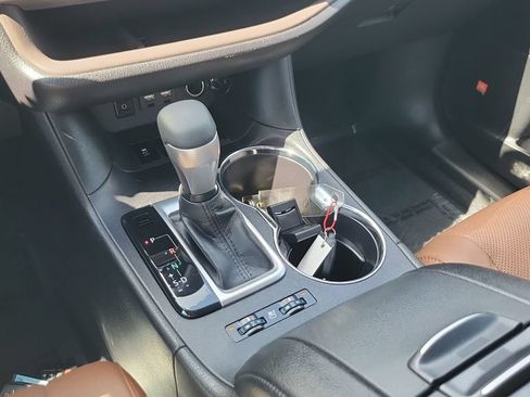 Used 2019 Toyota Highlander Limited Platinum AWD/4WD image 15