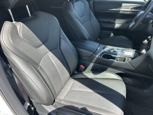 Certified 2026 INFINITI QX60 Luxe w/ Cargo Package FWD image 11
