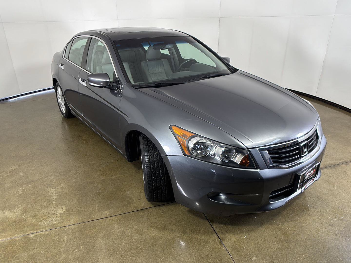 Used 2010 Honda Accord EX-L image 7