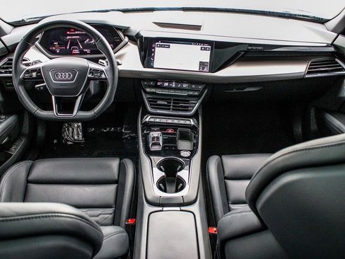 Used 2022 Audi e-tron GT Prestige w/ Prestige Package image 37