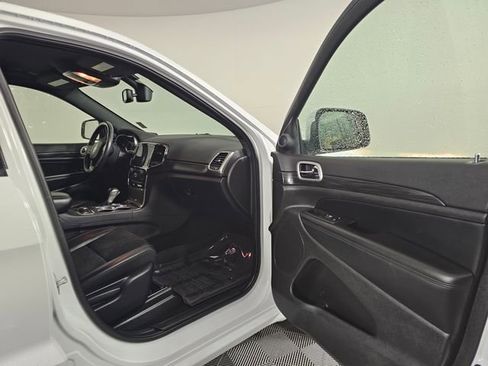 Used 2021 Jeep Grand Cherokee Altitude image 13