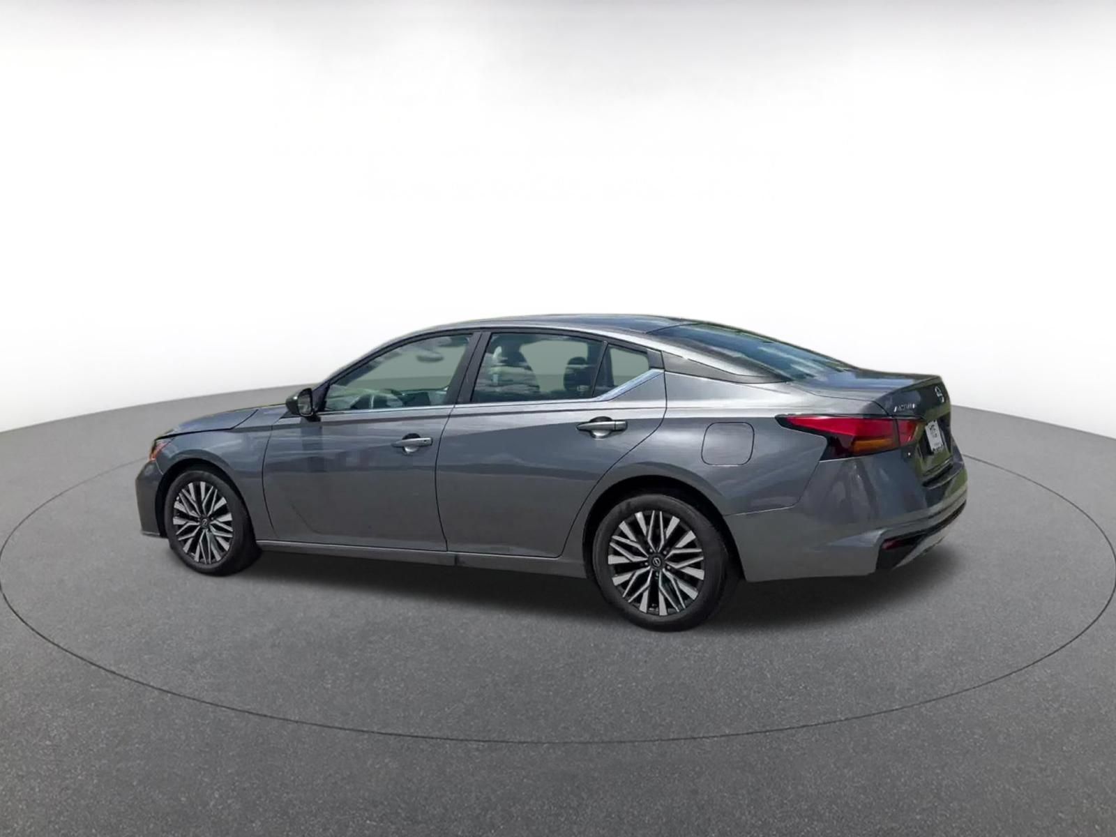 Used 2026 Nissan Altima 2.5 SV FWD image 8